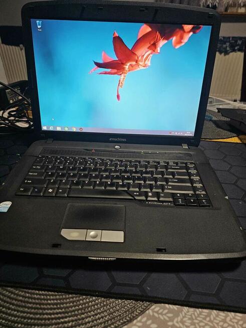 Laptop Acer Emachines E510