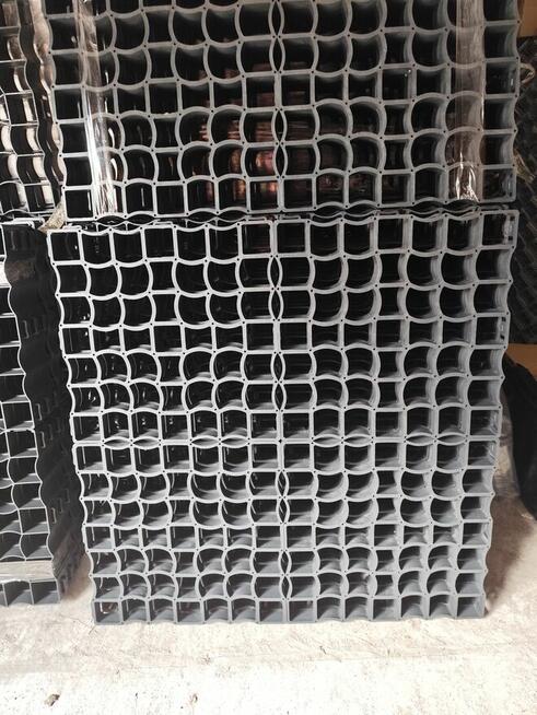 Kratka parkingowa 50x50x4 czarna sztuka / grube/Mocne