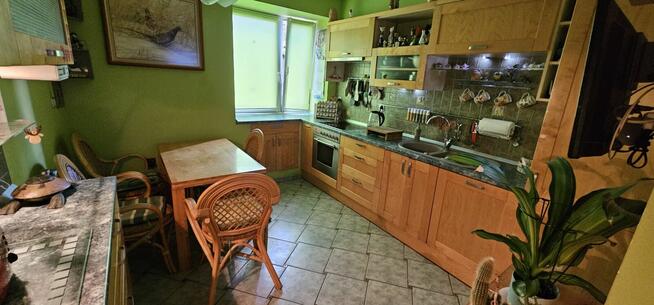 Sprzedam bezczynszowe mieszkanie w kamienicy w Praszce.