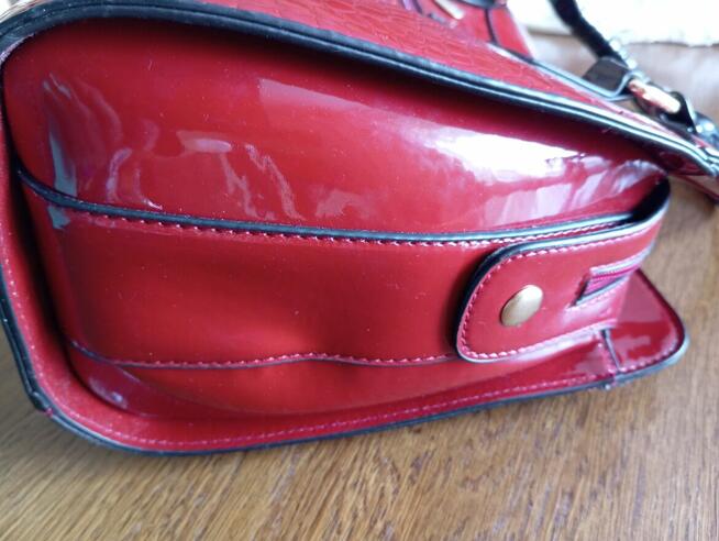 Torebka na ramię lub do ręki, stan prawie idealny.