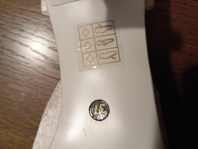 Buty skórzane, stan prawie idealny. Rozmiar 38