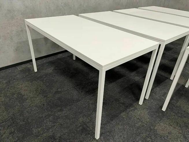 Stół biurowy z białym blatem 75x140x70 cm