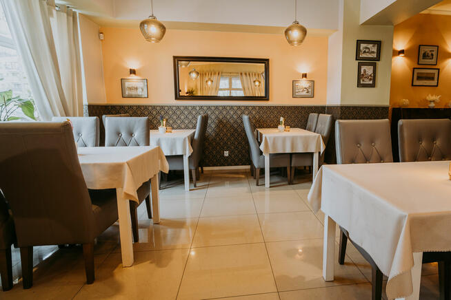 Odstąpię lokal, wyposażoną i działającą restaurację