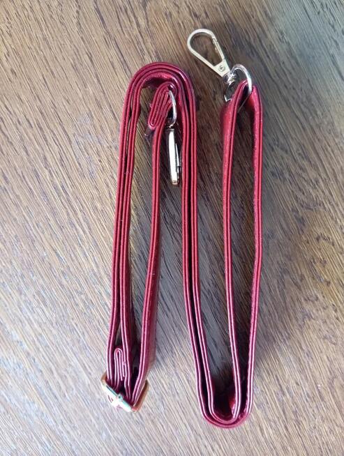 Torebka na ramię lub do ręki, stan prawie idealny.