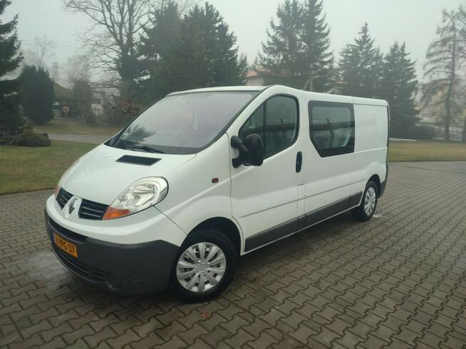 Renault Trafic long 6-osobowy