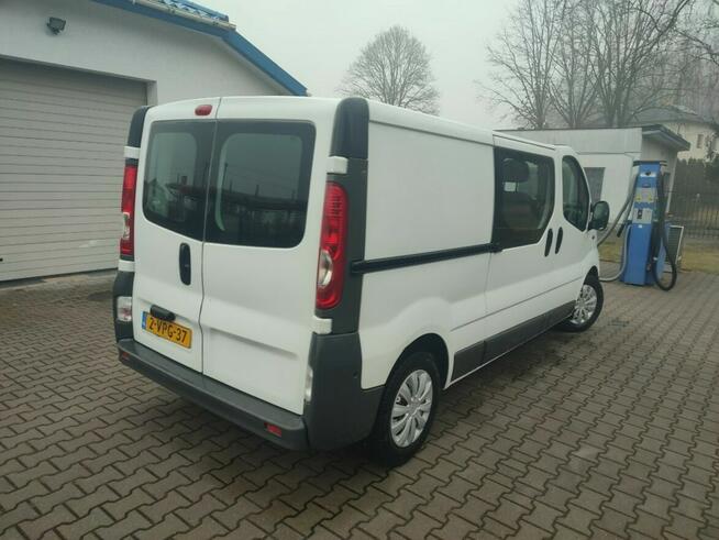 Renault Trafic long 6-osobowy