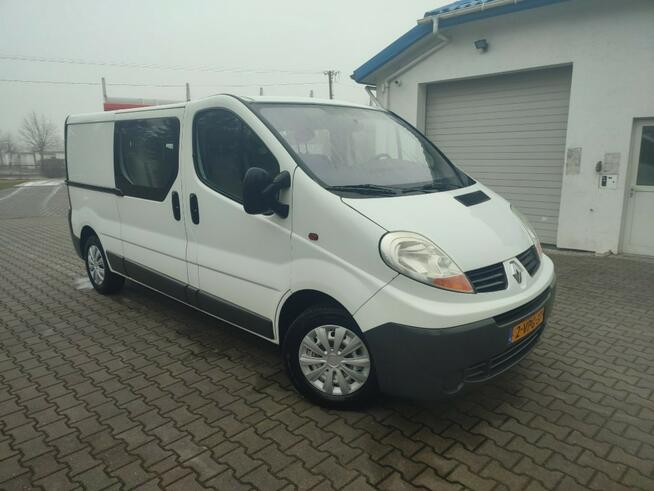 Renault Trafic long 6-osobowy