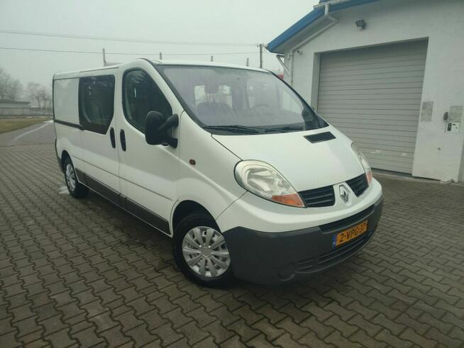 Renault Trafic long 6-osobowy
