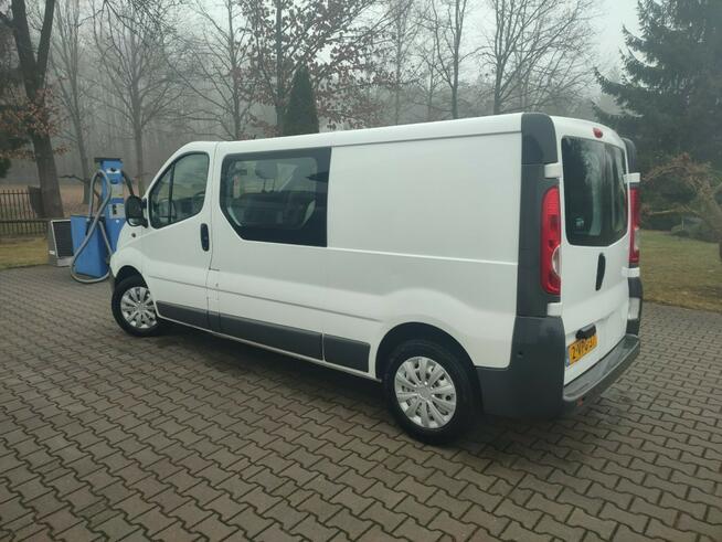 Renault Trafic long 6-osobowy