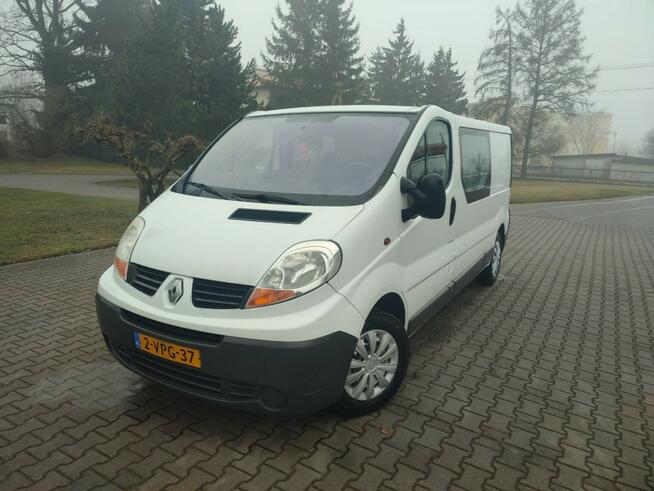 Renault Trafic long 6-osobowy