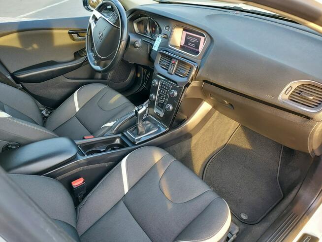Volvo V40 2.0D2 navi FULL LED bezwypadkowy