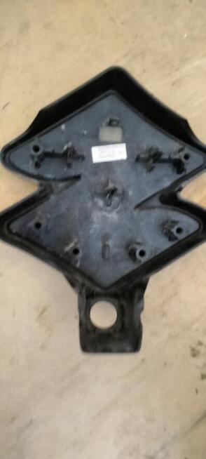 Znaczek na przednią atrapę Suzuki S cross