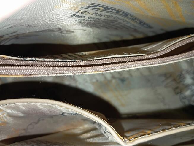 Torebka na ramię lub do ręki, stan prawie idealny.