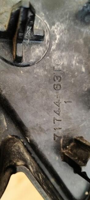 Znaczek na przednią atrapę Suzuki S cross