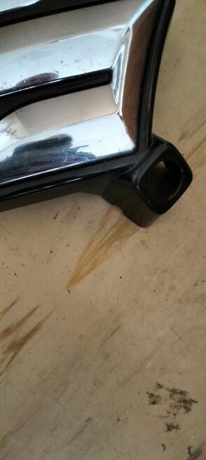 Znaczek na przednią atrapę Suzuki S cross