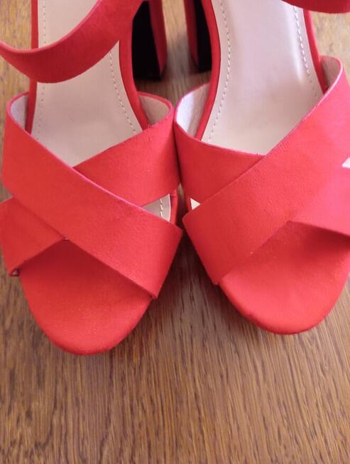 Buty piękne wysokie sandały, stan prawie idealny, rozmiar 38