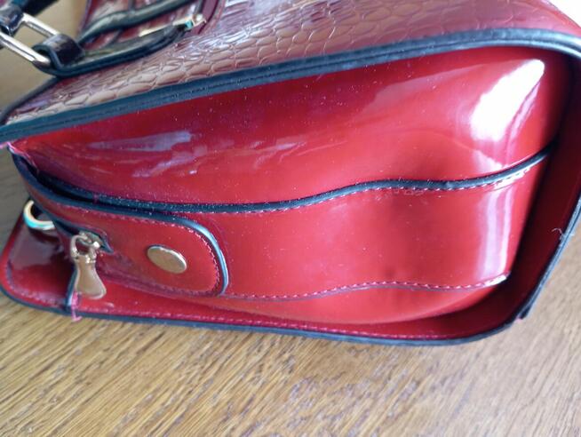 Torebka na ramię lub do ręki, stan prawie idealny.