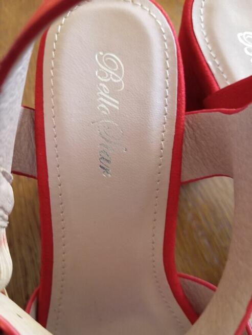 Buty piękne wysokie sandały, stan prawie idealny, rozmiar 38