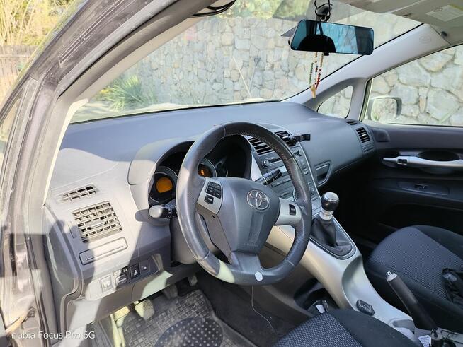 Toyota Auris Salon Polska