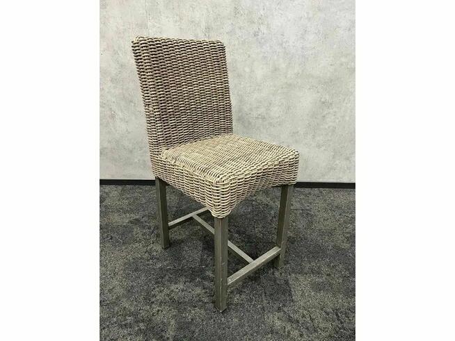 Zestaw ogrodowy 4 krzesła i drewnianym stół