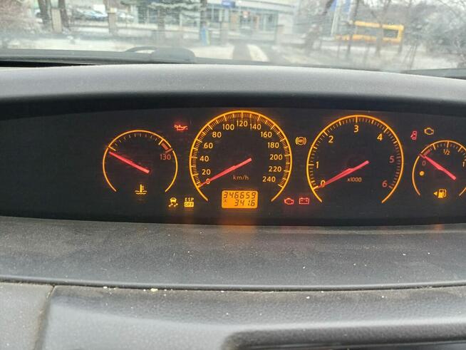 Samochodu nissan primera