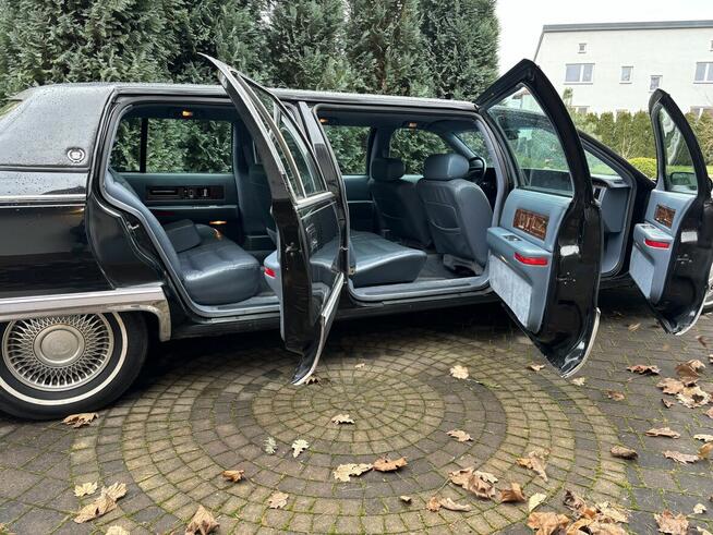 Wynajem limuzyny z kierowcą Cadillac 9 osobowy gangsta styl