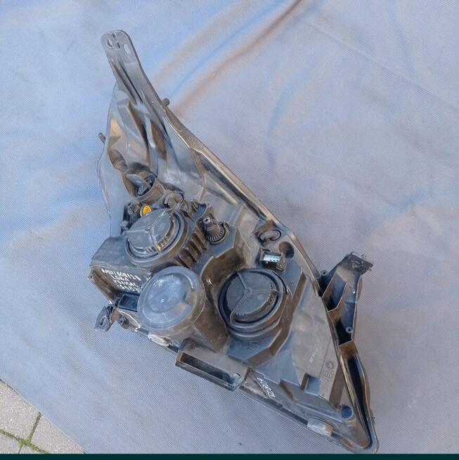 Lampa przednia Vectra c lift