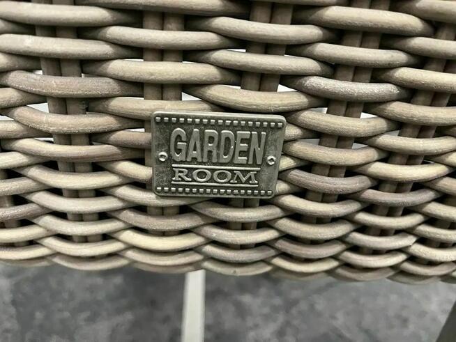 Zestaw ogrodowy 4 krzesła i drewnianym stół