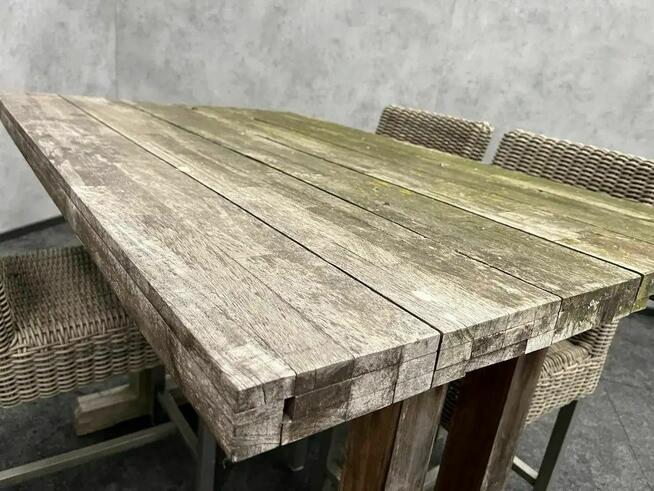 Zestaw ogrodowy 4 krzesła i drewnianym stół