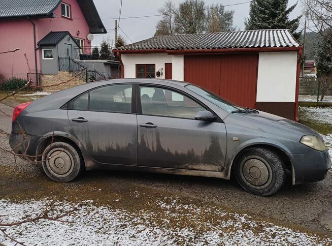 Samochodu nissan primera