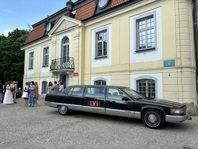 Wynajem limuzyny z kierowcą Cadillac 9 osobowy gangsta styl
