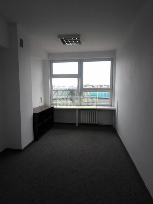 Małe biuro , dobry dojazd , parking,dostęp24h