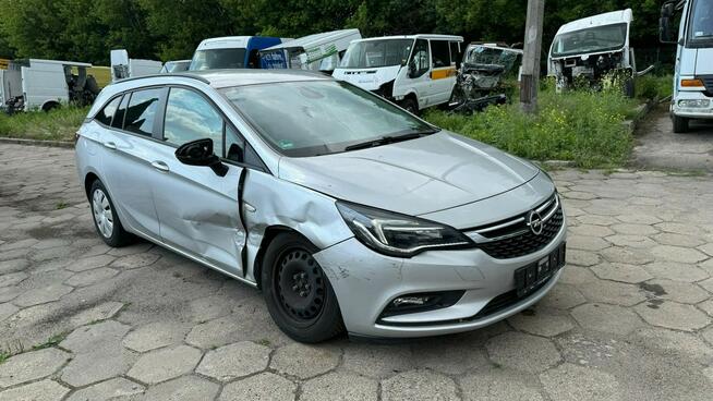 Opel Astra 1,0i 105KM Start/Stop Busines