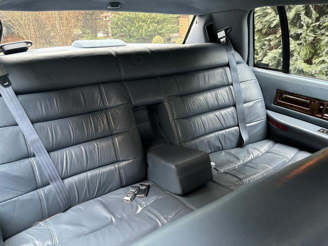 Wynajem limuzyny z kierowcą Cadillac 9 osobowy gangsta styl