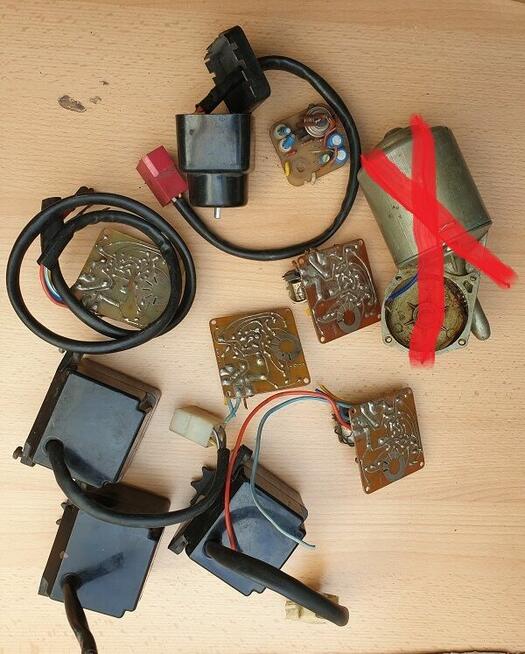 Regulator prędkości wycieraczek Fiat 125p