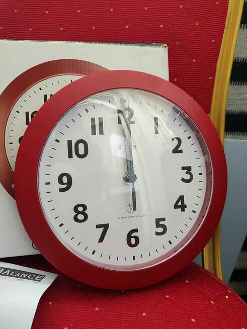 Acctim 74314 Czerwony Zegar Ścienny Radiowy sterowany Radiem