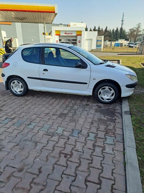 Samochód osobowy peugeot 206 rok 2003 niski przebieg 139177