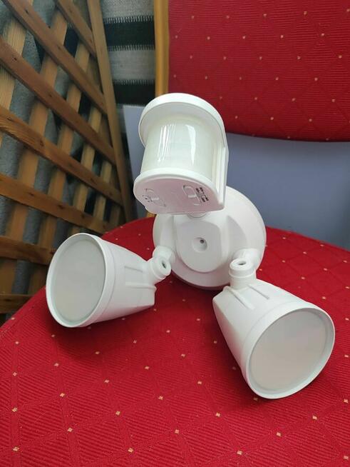 Kinkiet z czujnikiem ruchu Lampa LED zewnętrzna Stasun P032