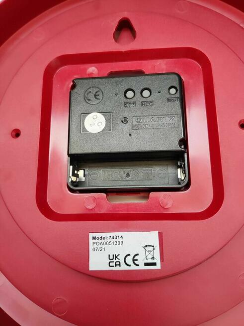 Acctim 74314 Czerwony Zegar Ścienny Radiowy sterowany Radiem