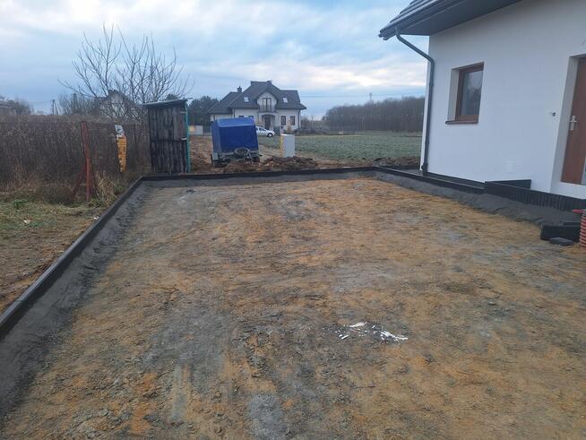 Utwardzanie terenu podwórka placu drogi parkingu drenaż odwo