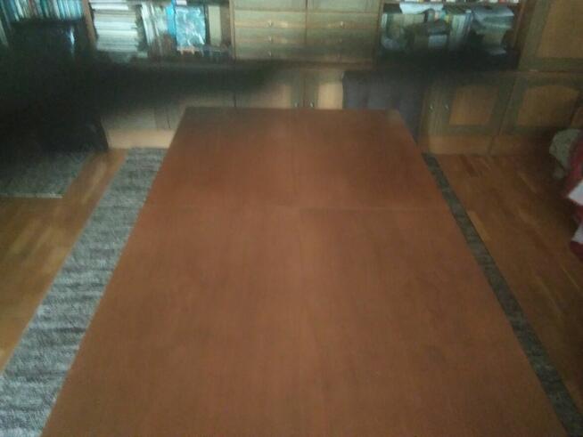 Stół rozkładany w naturalnej okleinie dębowej