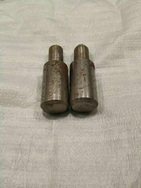 47) Sprzedam zawiasy tłoczone