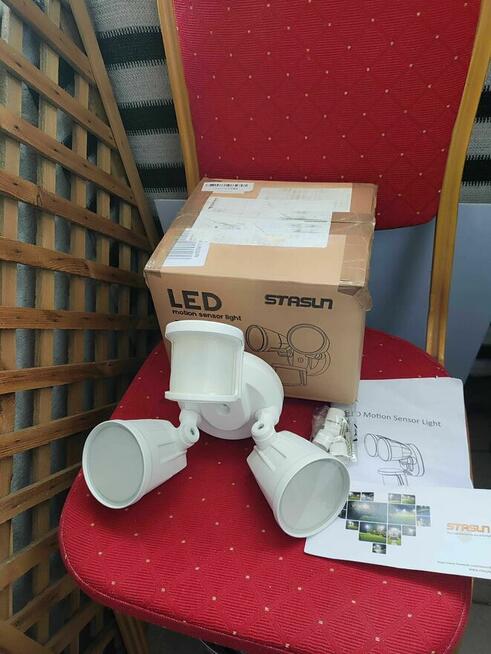 Kinkiet z czujnikiem ruchu Lampa LED zewnętrzna Stasun P032