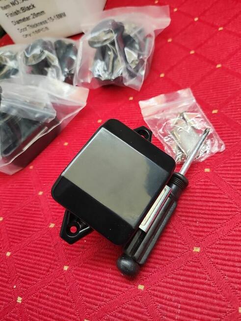 Zamek Zatrzaskowy Push LOCK do Szafki drzwi kamper przyczepy