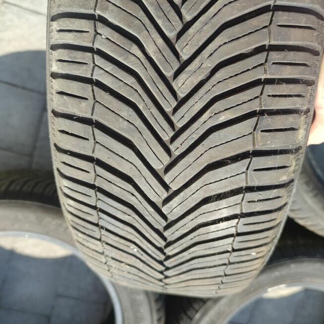 Opony Mischelin Cross Climate R16 205/55, bieżnik 5,5mm