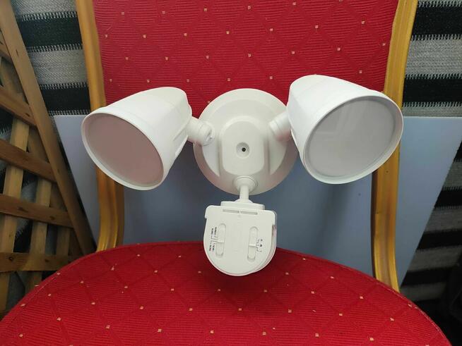 Kinkiet z czujnikiem ruchu Lampa LED zewnętrzna Stasun P032