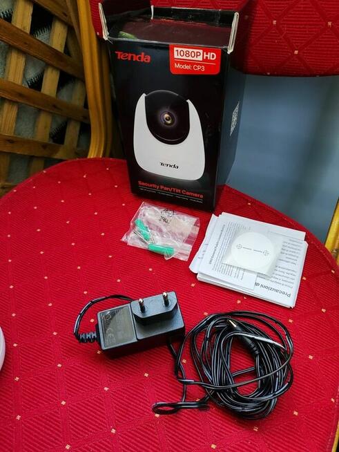 Kamera WiFi FULL HD Tenda CP3 do Monitoringu Obrotowa Niania