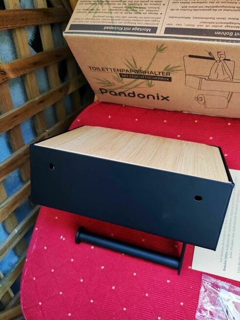 Uchwyt na papier toaletowy czarna metalowa półka bambusowa