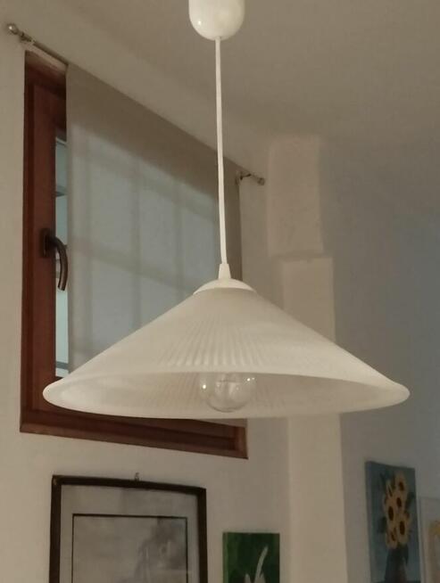 Lampa ze szklanym kloszem
