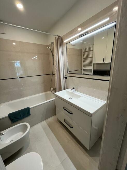 SPRZEDAM PRZESTRONNE MIESZKANIE 76m2, 3 BALKONY, 2 ŁAZIENKI